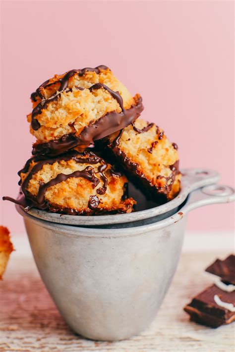 Easy Vegan Macaroons | Minimalist Baker Recipes