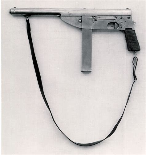 Pistolet maszynowy „bechowiec” – Muzeum Wojska Polskiego w Warszawie