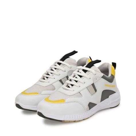 Sneakers for men under Rs 1000 that are absolute must-haves