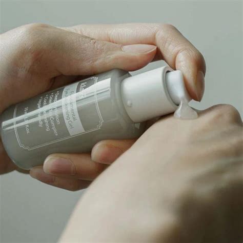 Klairs Fundamental Eye Awakening Gel 35ml - Peaches & Cream, India