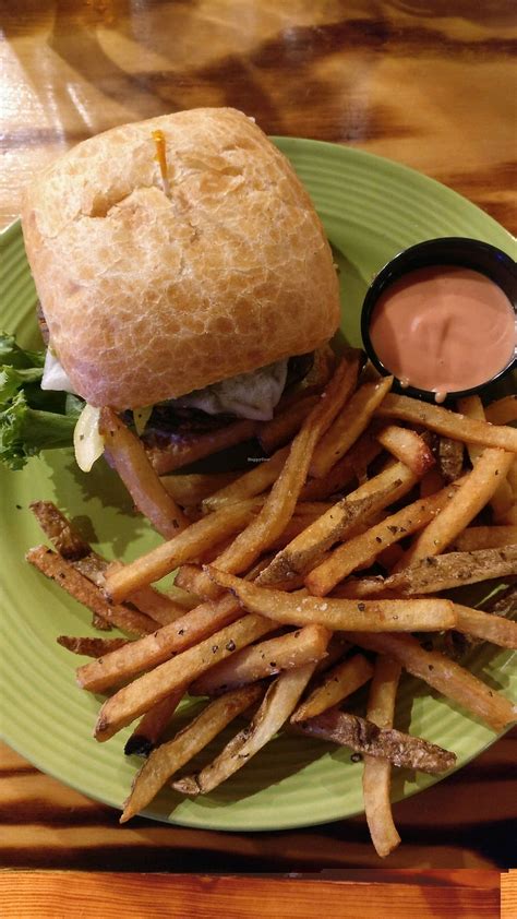 Harp and Hound - Ogden Utah Restaurant - HappyCow