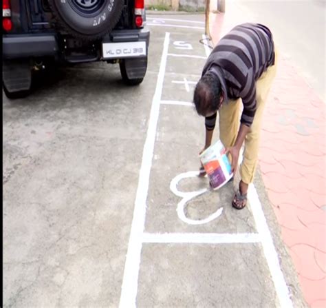 Kerala: Liquor shops witness long queues after lockdown curbs ease