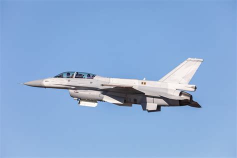 F-16 First Flight 的图像结果