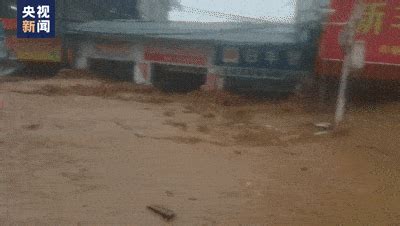 “请放心” 连人带车被洪水冲走的消防员报平安了_戚威_救援_消防车