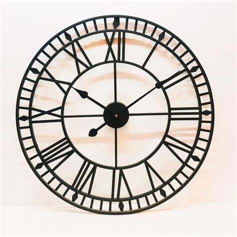 Minimalistic Roman Number Clock – VIIVAZ