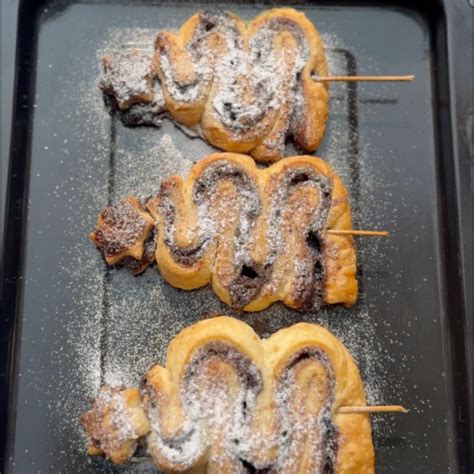 Cocospread Christmas Tree Puff Pastry – The Misfits