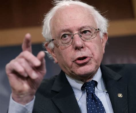 Bernie Sanders Rips Trump for Touting Puerto Rico Response | Newsmax.com