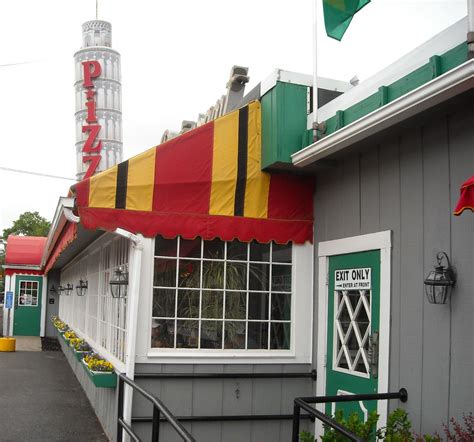 The Tacky Charm of Route One Saugus, Lynnfield, MA - Rt. 1 Memories