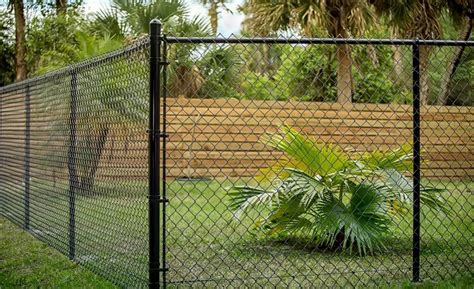 chain link fence installed in Miami by licensed fence company