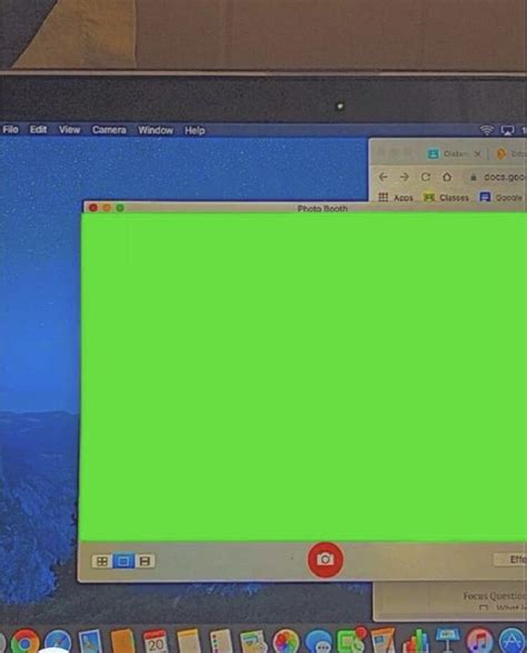 Camera Back View Green Screen 的图像结果