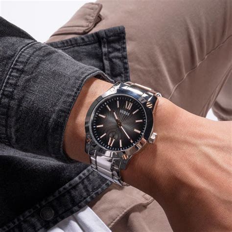 Guess Crescent Gunmetal Dial Men 44mm GW0574G1