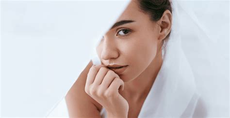 Dermatologist-Approved Techniques for Effective Makeup Removal | Clinikally
