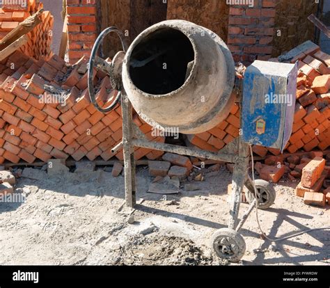 Cement mixer shot hi-res stock photography and images - Alamy