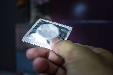 20 Bad Spending Habits That Are Keeping You Broke