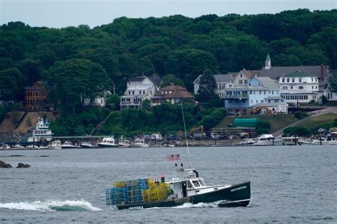 Lobster Boats Must Keep Using Tracking Devices for Government ...