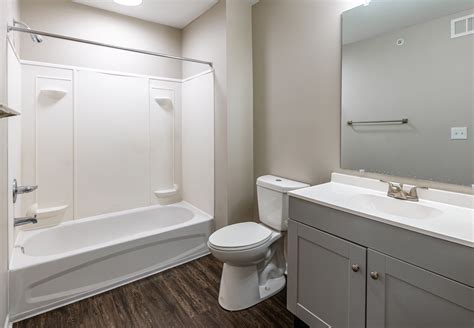 Apartment & Townhome Rentals | Maple Hills Apartments | Overland Park, KS