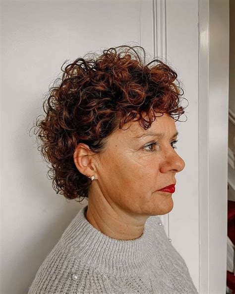 Short Haircuts For Thin Curly Hair 30 Best Short Hairstyles For Thin