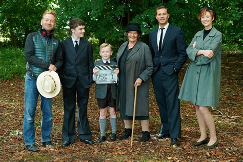 Download Judi Dench Jude Hill Caitriona Balfe Jamie Dornan Movie ...