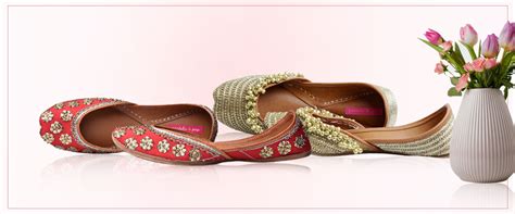 7 Exquisite Bridal Punjabi Juttis to Elevate Your Wedding Style!