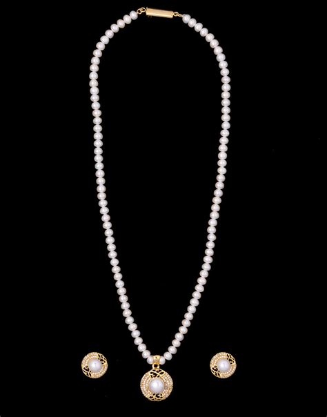White Round Beaded Pearl Set Stone Studded Pendant – Mangatrai Gems ...