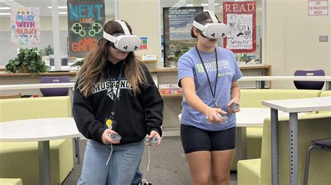 Silver Trail gets 50 XR headsets to boost immersive learning | Pembroke ...