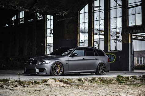 This heavily tuned BMW 335i Touring delivers 800 horsepower