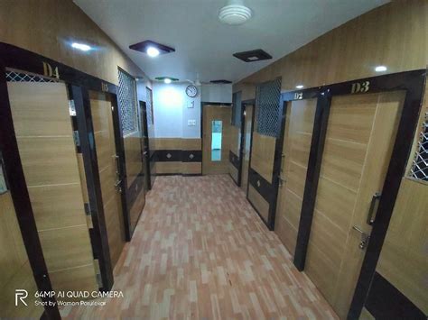 RAILWAY RETIRING ROOM VADODARA (Gujarat) - Specialty Inn Reviews ...