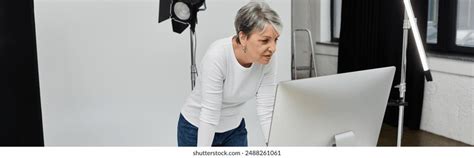 Bending at Computer 的图像结果