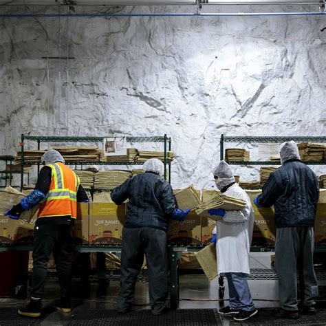 The Messy Business of Selling Meal Kits - WSJ