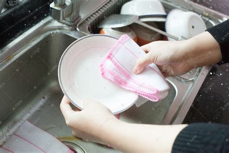 厨房用品家用抹布洗碗布摄影图高清摄影大图-千库网