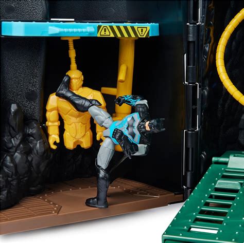 DC Comics DCCXY Batman, Bat-Tech Batcave, Giant Transforming India | Ubuy