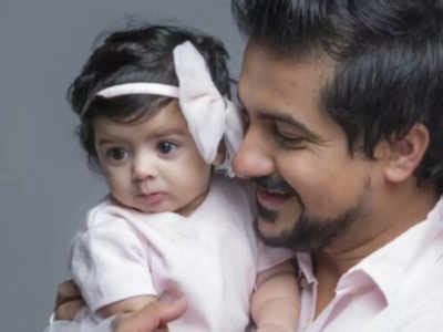 Watch: Pushkar Jog and his daughter Felisha's cute video is winning the ...