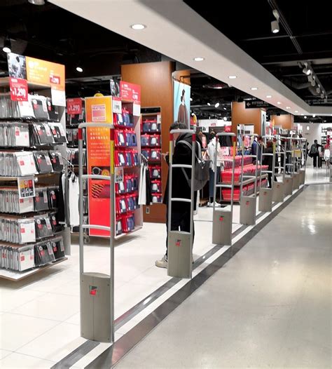 UNIQLO Namba Marui - All You Need to Know BEFORE You Go