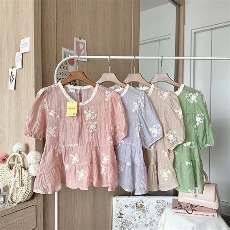 Spring Lacey Border Embroidered Puff Sleeves Tiered Tops – GlamourFashion