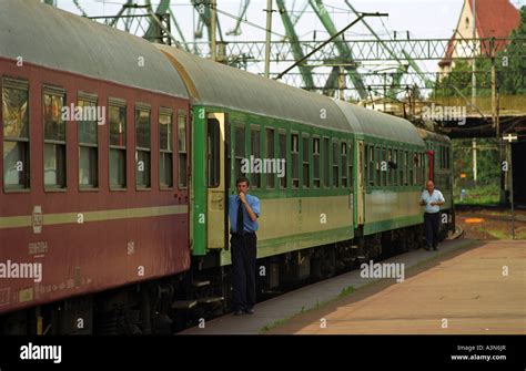 Local Long Distance Train 的图像结果
