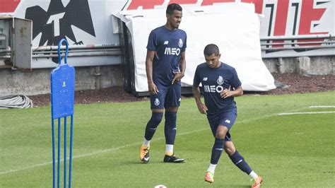 Video: 'Tecatito', su presente y objetivos a un año del Mundial de ...