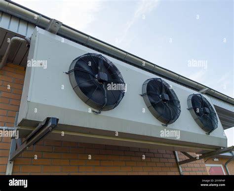 Industrial Air Conditioning Units on Building Stock Photo - Alamy