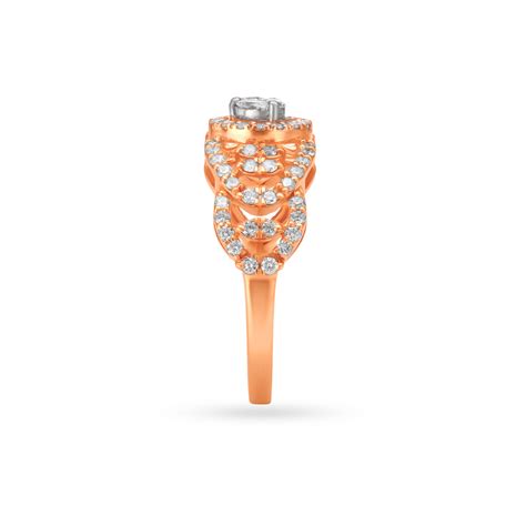 Ornate Cluster Look Diamond Finger Ring