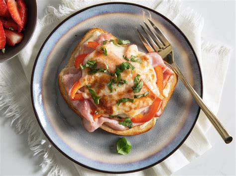 It Is Used On Bagels And Commonly Known As Open Faced Sandwich at ...