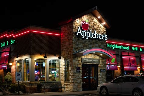 16 Big Restaurant Chains Closing Locations in 2024