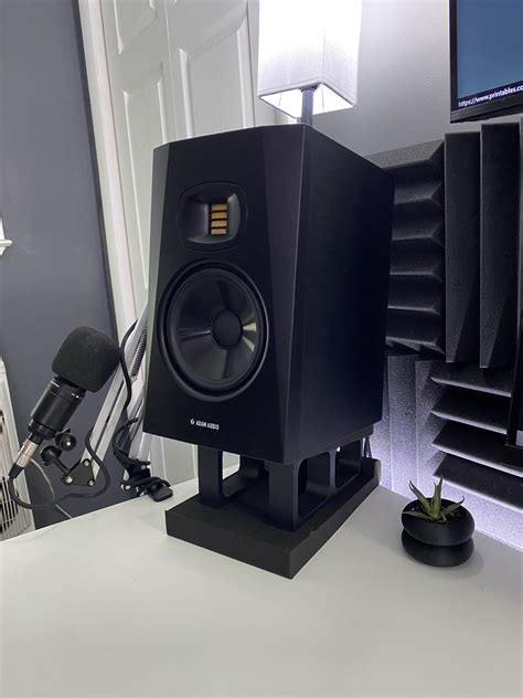 Studio Monitor/Speaker Stand par itsblxnk | Téléchargez gratuitement un modèle STL | Printables.com