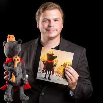 Aaron Ozee Author | Director Biography Details