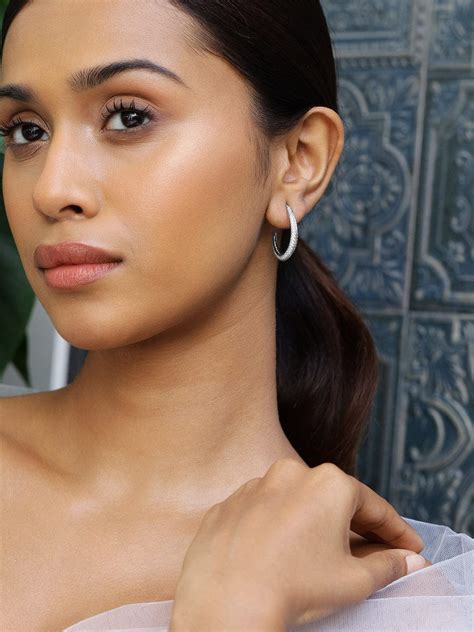 Rubans Offers Finest Quality Earrings Collection Online.