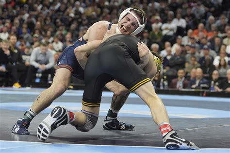 'Love knows no boundaries' - Commentator loses it as 5ft 6in wrestler ...