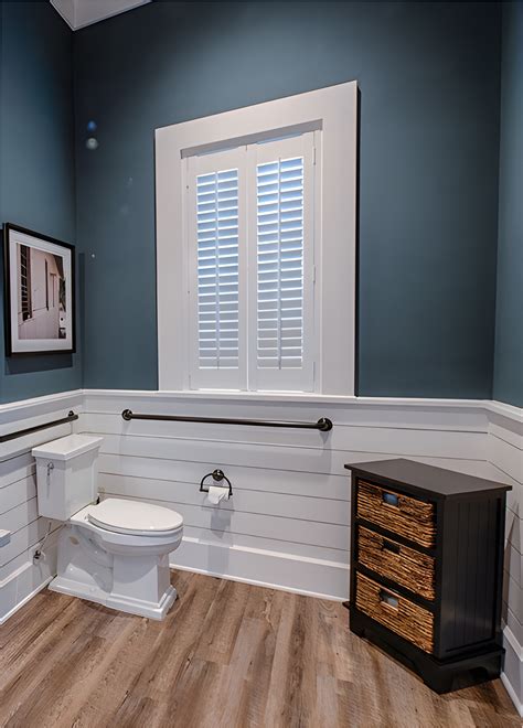 10 Half Shiplap Bathroom Walls Design Ideas