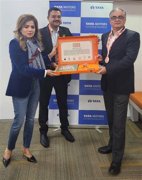 Tata Motors Pioneers Trucking Advancements with Turbotronn 2.0 Engine ...
