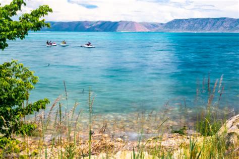 Bear Lake Utah is the Perfect Place to Visit This Spring and Summer