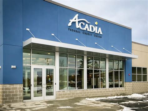 Acadia FCU - Bangor, Maine - Awnex - Architectural Branding Elements