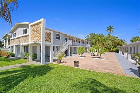 Signs of Being Roofied: Rohypnol Symptoms & What to Do | Renaissance ...