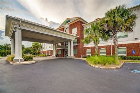 HOLIDAY INN EXPRESS & SUITES FOLEY - N GULF SHORES BY IHG - Hotel ...